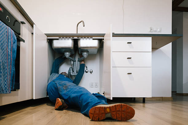 Professional Plumbing technician working in Grimstead, VA